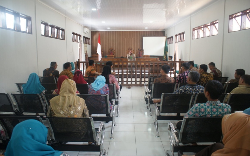 Review Manajemen Resiko dan Benturan Kepentingan, 26 April 2018