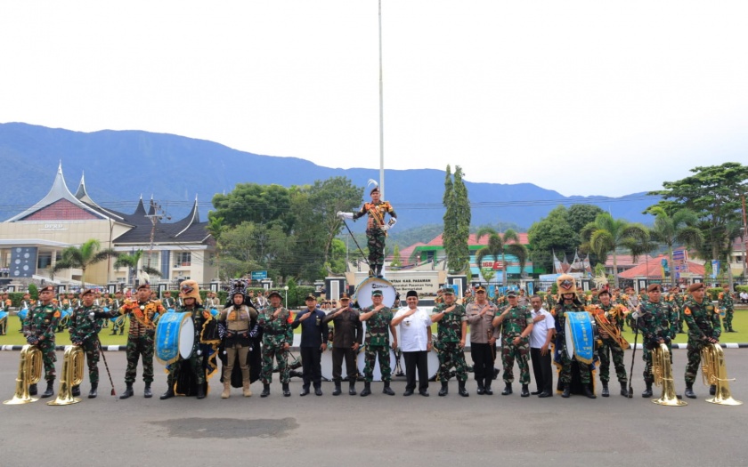 Upacara Pelepasan Peserta Latsitarda Nusantara XLIII Yontarlat III/Elang